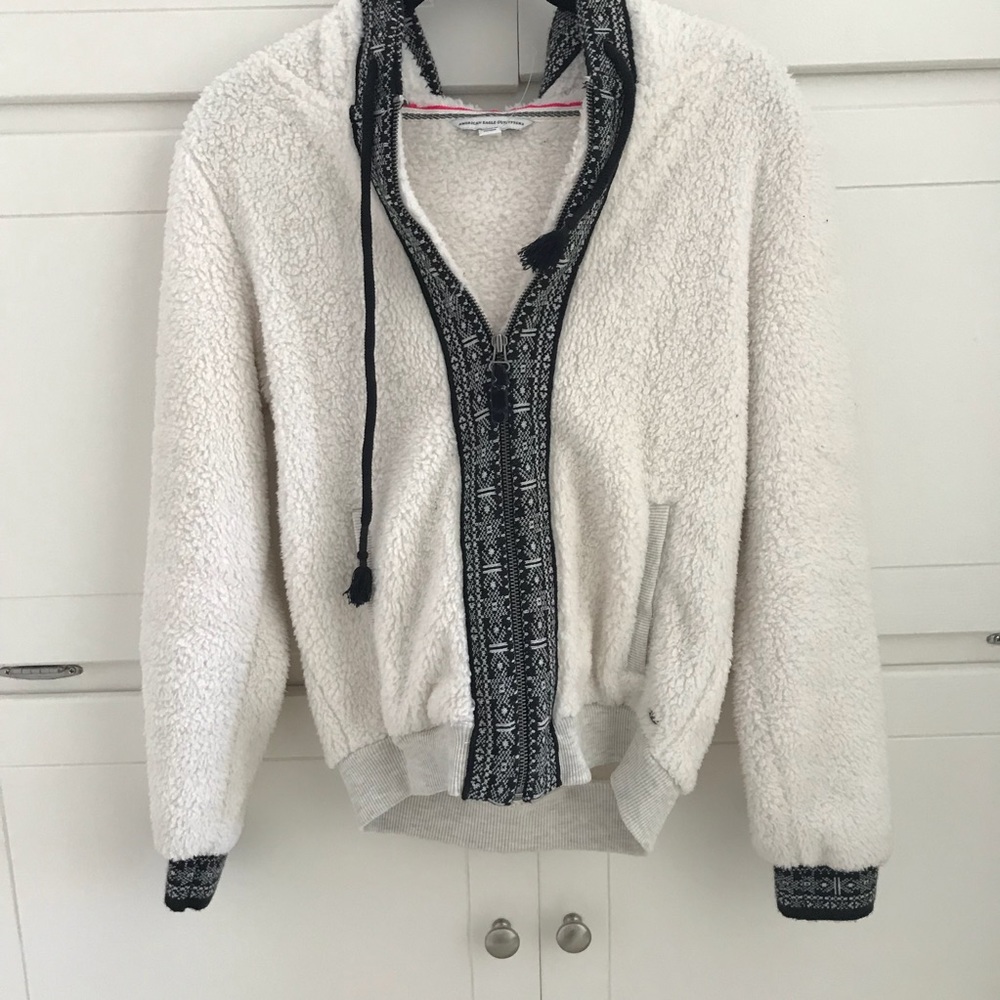 American eagle fuzzy jacket!!!